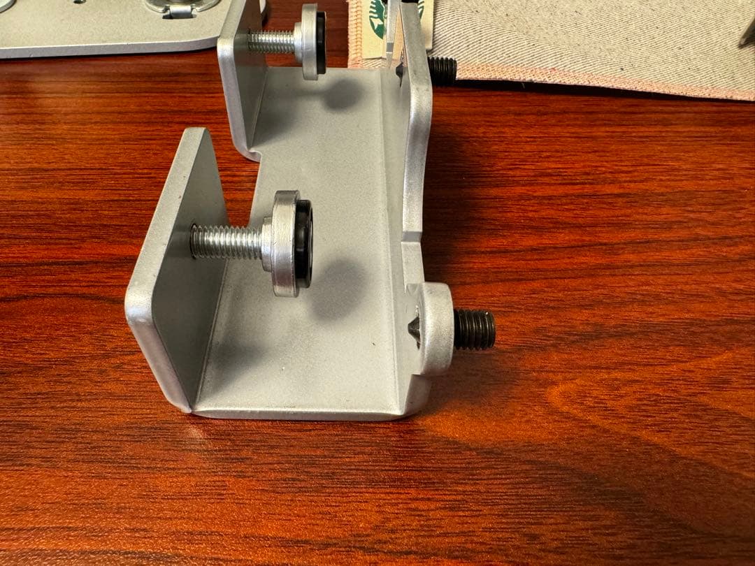 cbs flo デュアル用　テーブルクランプ　シルバー