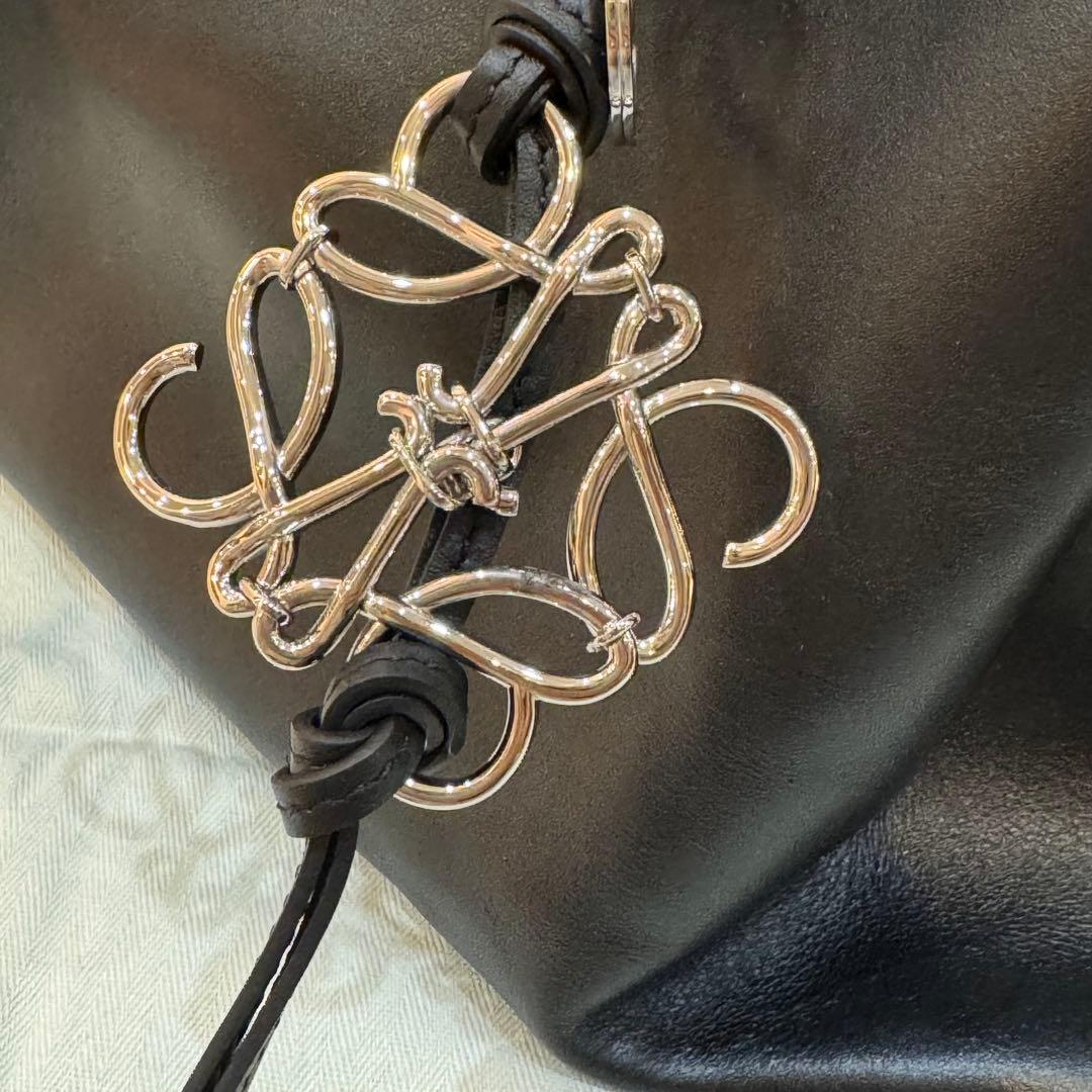 コトラLOEWE ロエベ メタリック アナグラム チャーム キーリング