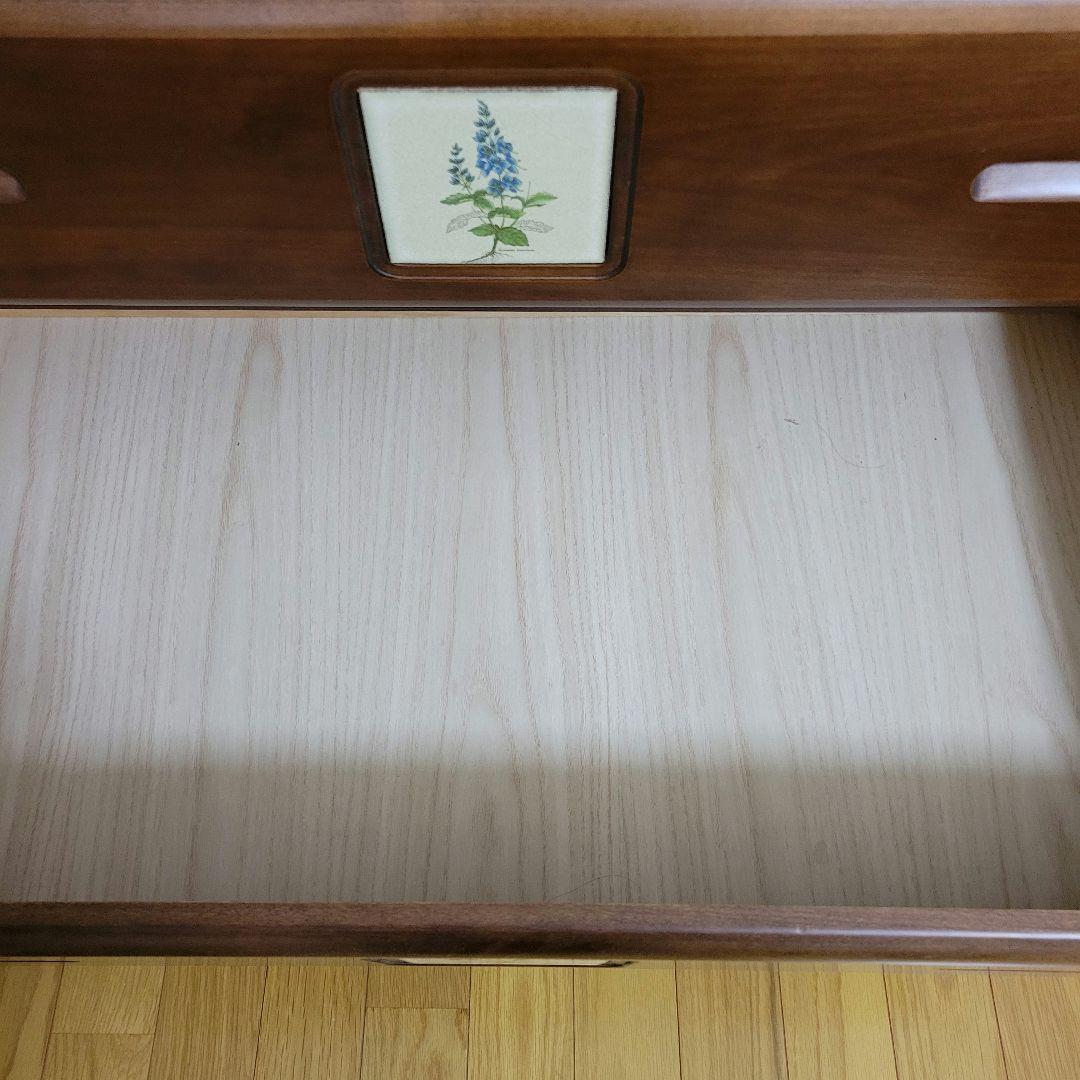 ダークブラウン 木製チェスト 7引き出し 花柄装飾