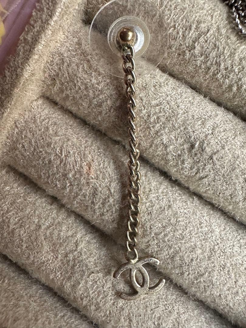 CHANEL チェーン付き片耳用ピアス