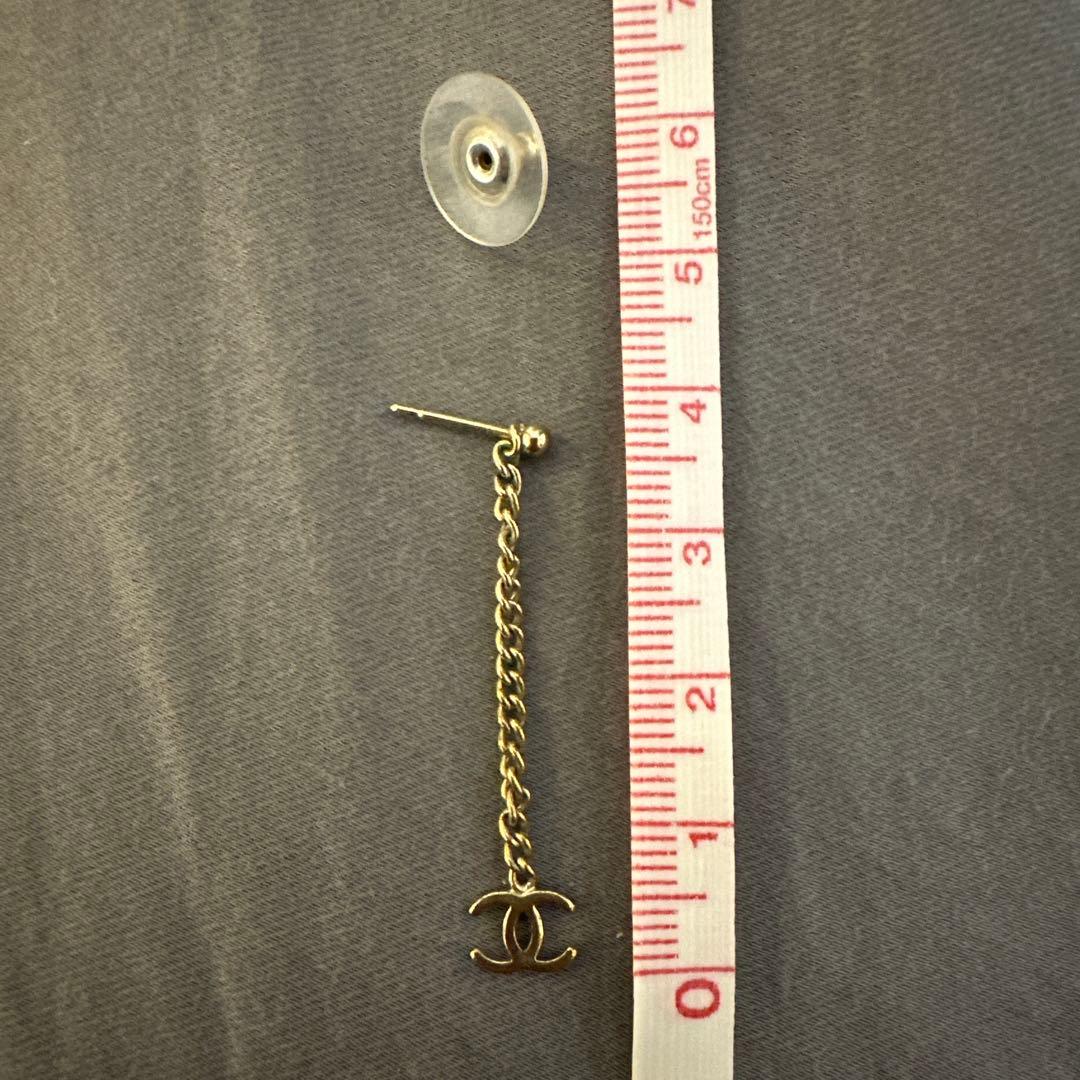 CHANEL チェーン付き片耳用ピアス