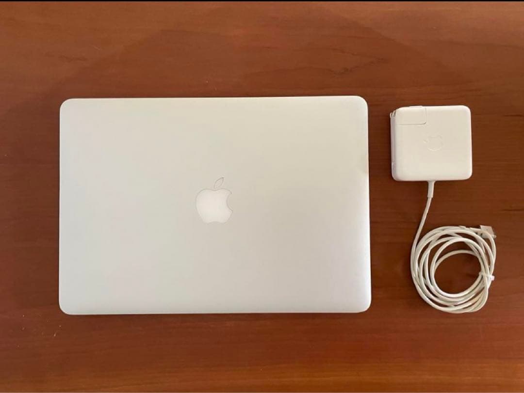 MacBook本体 MacBook pro 13-inch i7 16GB 1TB CTO