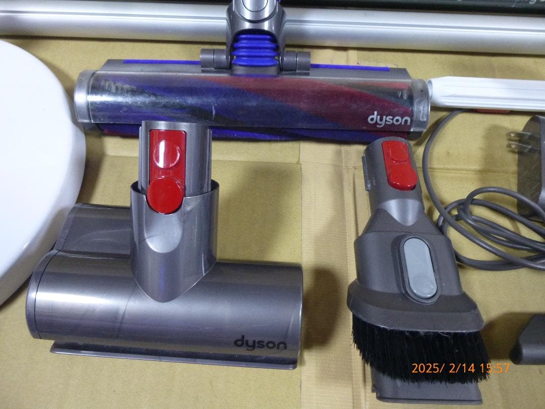 本日限り　ダイソンSV18　純正充電スタンド付き　エコモード44分　動作確認済み