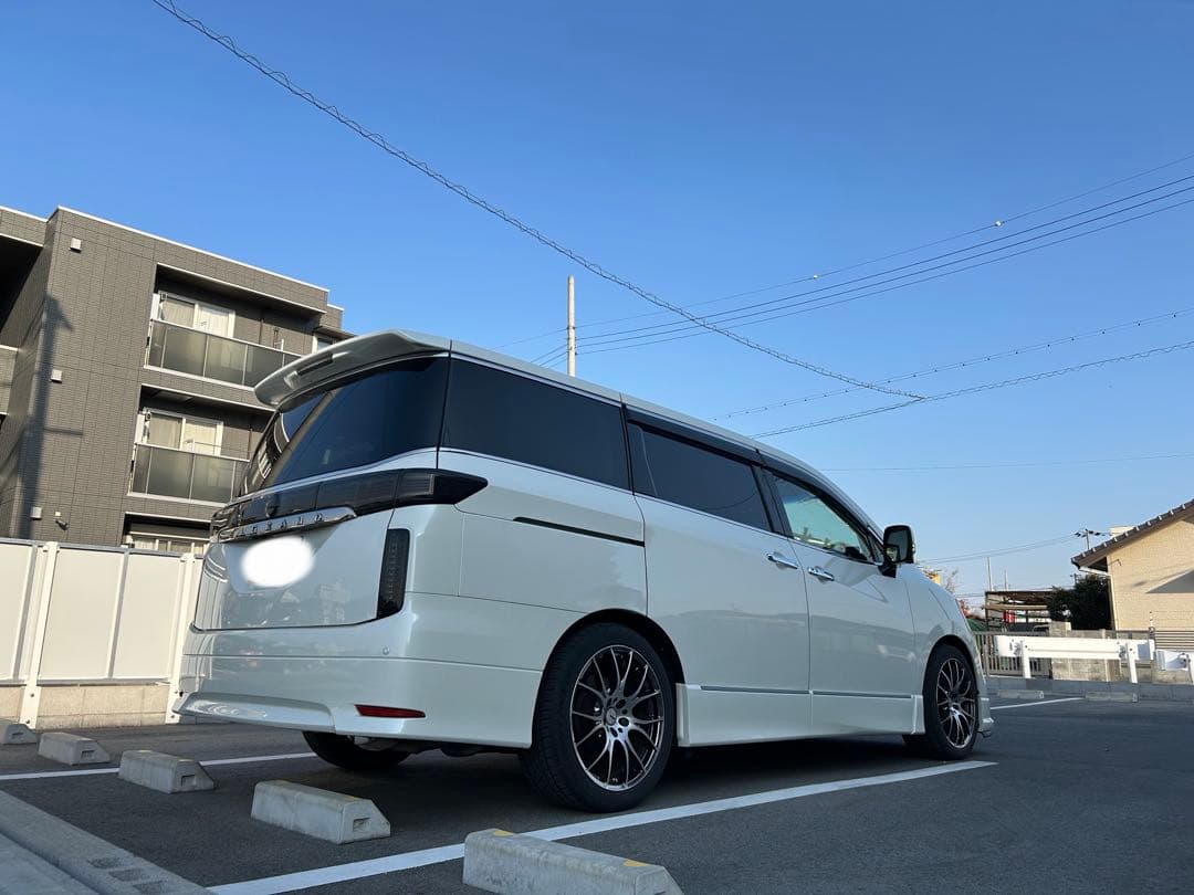 え品　日産エルグランドE52 純正OPリアスポイラー