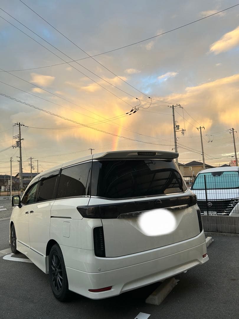 え品　日産エルグランドE52 純正OPリアスポイラー