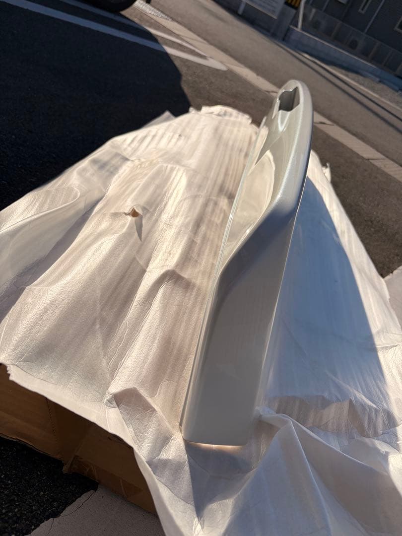 え品　日産エルグランドE52 純正OPリアスポイラー