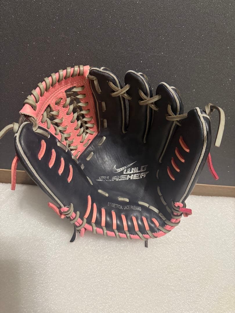 ★美品★ NIKE ナイキ 一般軟式 内野手用 希少 ピンクカラー