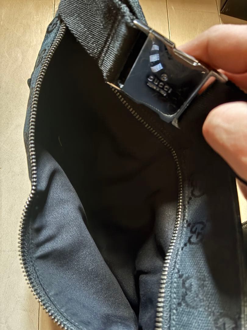 GUCCI ブラック ショルダーバッグ