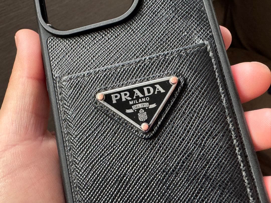 ★美品　PRADA プラダ　iPhone 15Pro ケース★
