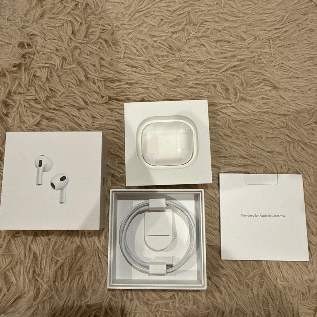 [Angelika Amando ]Apple AirPods 第三世代