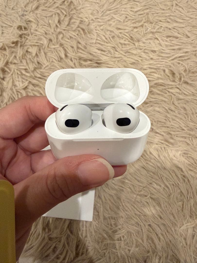 [Angelika Amando ]Apple AirPods 第三世代