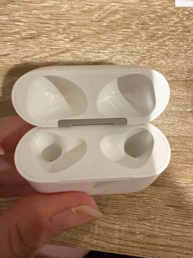 [Angelika Amando ]Apple AirPods 第三世代
