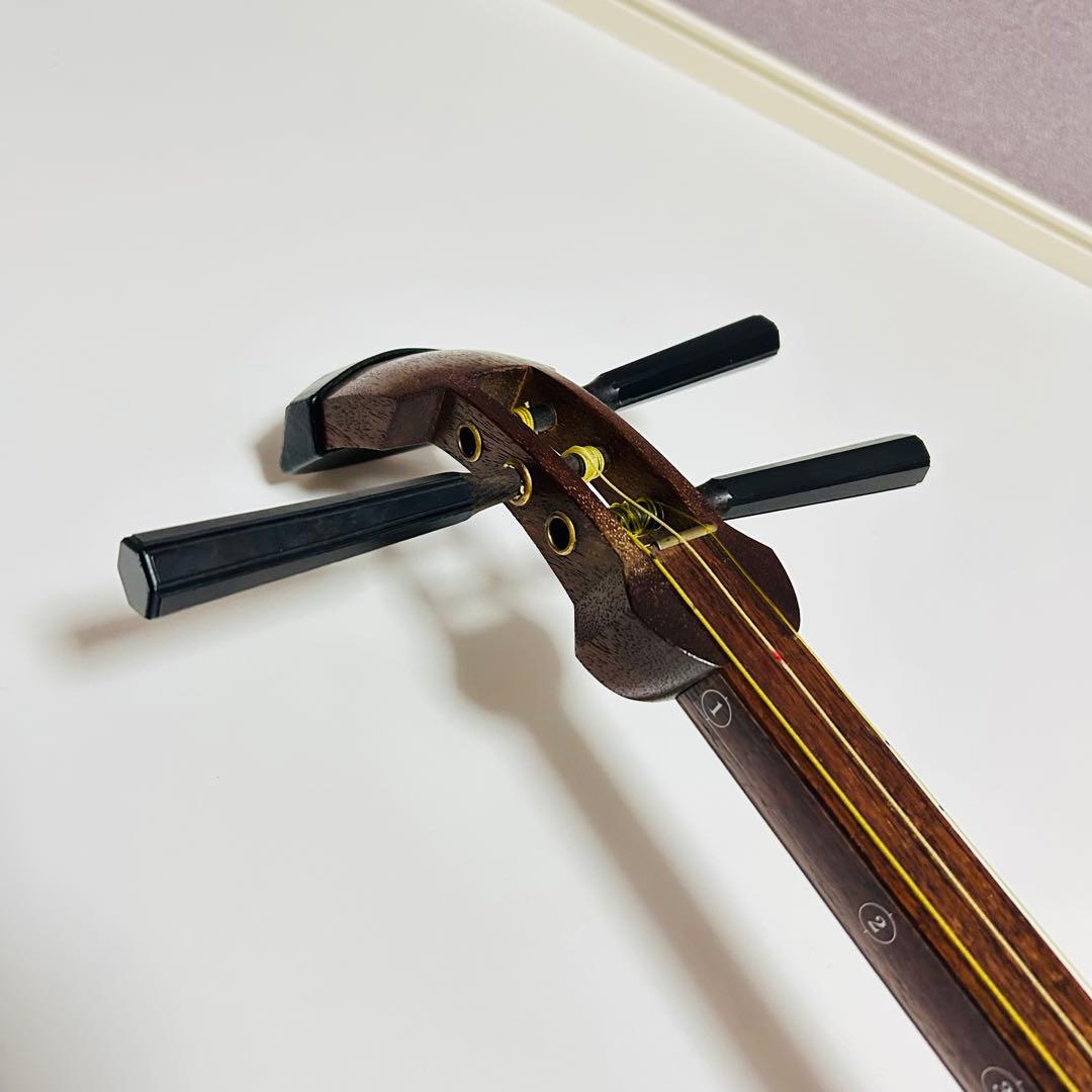 【超高級 美品】三味線 中棹 紅木 プロ仕様 正寸 天然皮 付属品多数あり