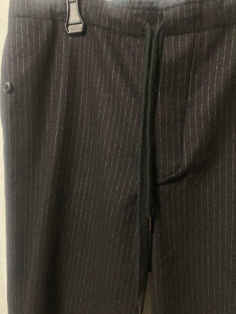 HEUGN 極美品　Glenn ウールピンストライプシャーリングオーバーパンツ