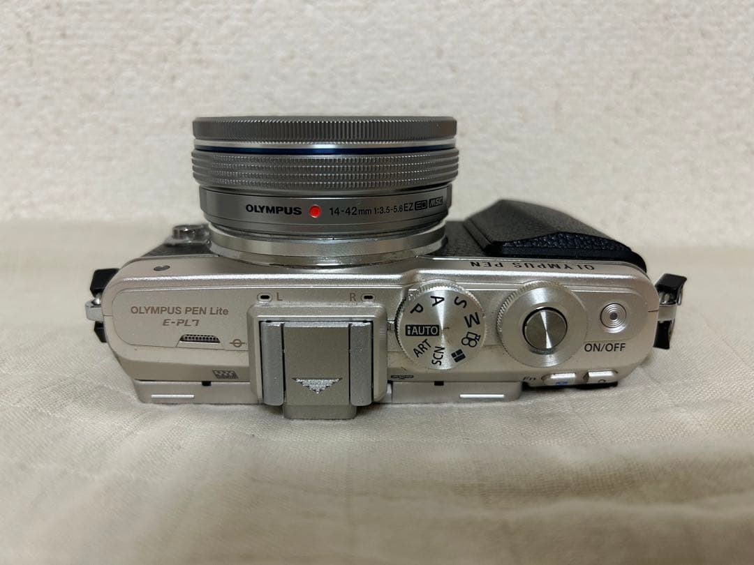 OLYMPUS PEN E-PL7 シルバー