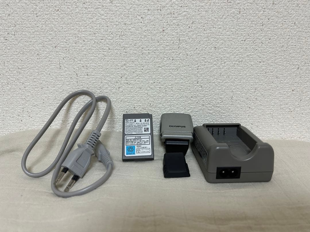 OLYMPUS PEN E-PL7 シルバー