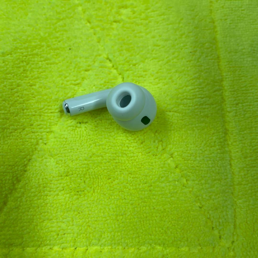 AirPods pro 第2世代　右耳のみ　Lightningタイプ