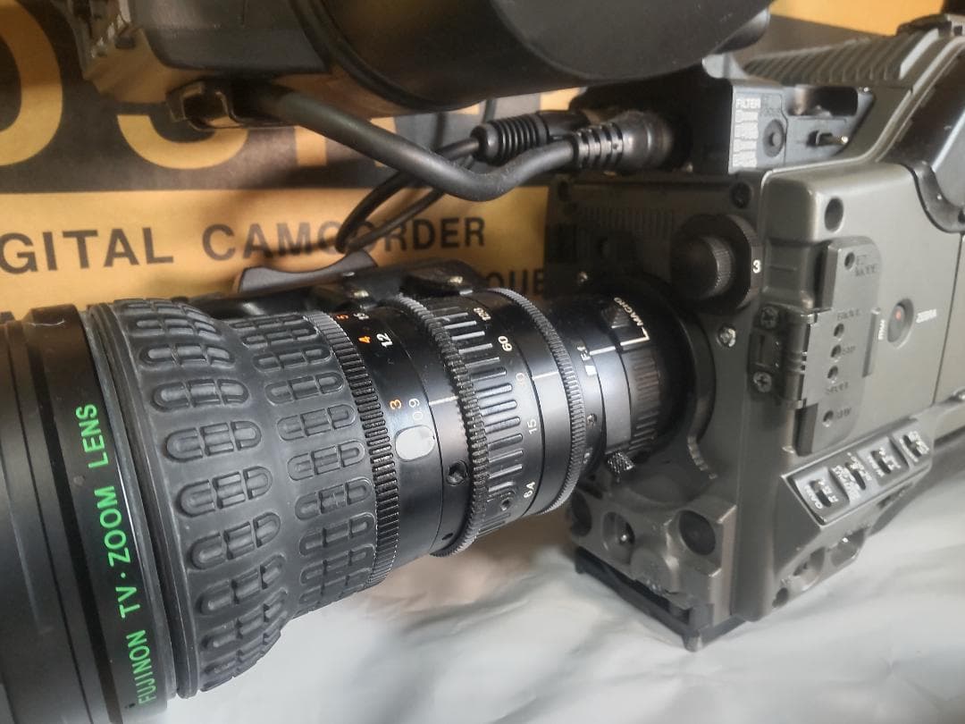 業務用　DVCAMカメラ　SONY DSR-300A