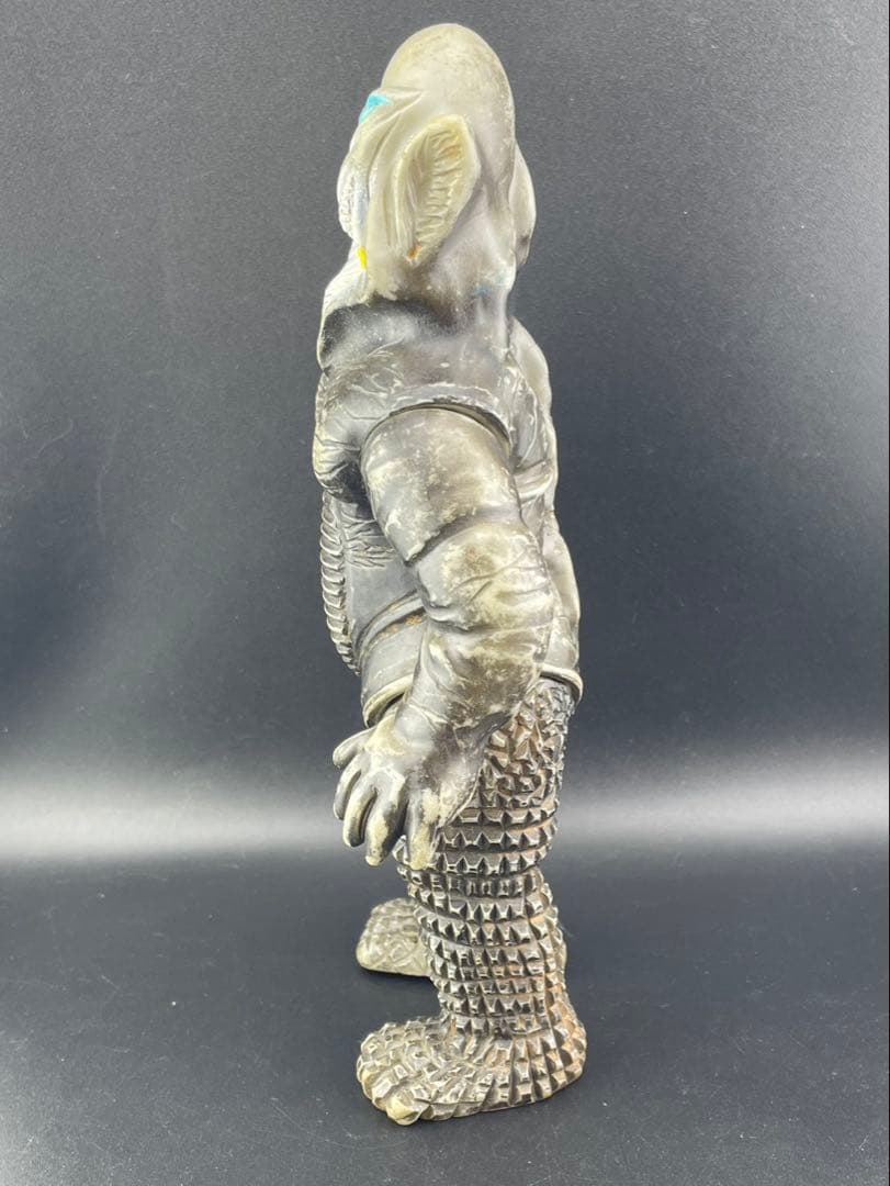 【中古品】メフィラス星人　円谷プロ　JAPAN ソフビ　フィギュア　怪獣　無印