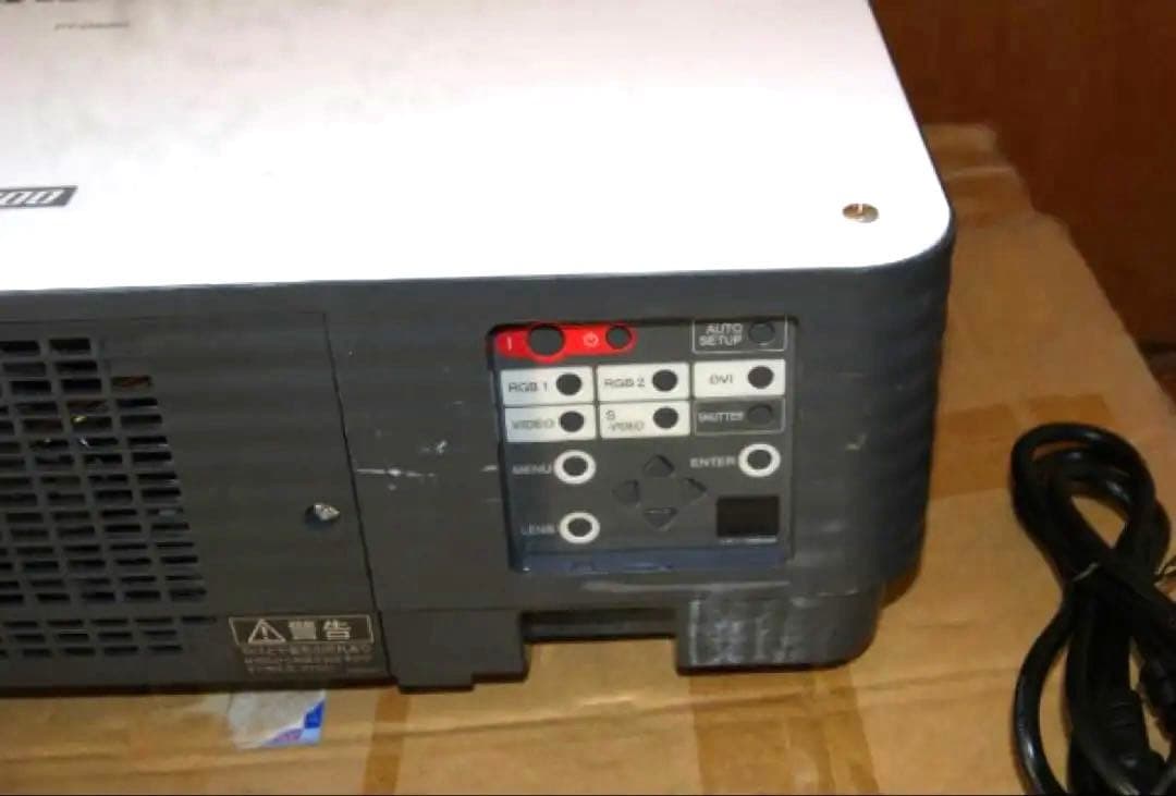 PANASONIC PT-D4000 ★4000ルーメン ランプ使用各693時間