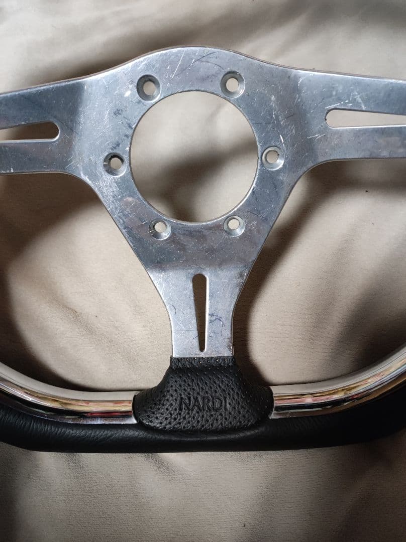 い*か様 希少　NARDI　カリスタ？　FET刻印　イタリア　　D型　ホーンボタ