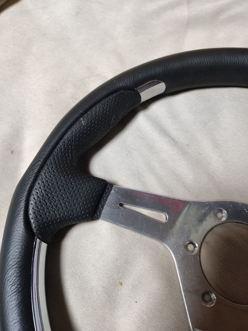 い*か様 希少　NARDI　カリスタ？　FET刻印　イタリア　　D型　ホーンボタ