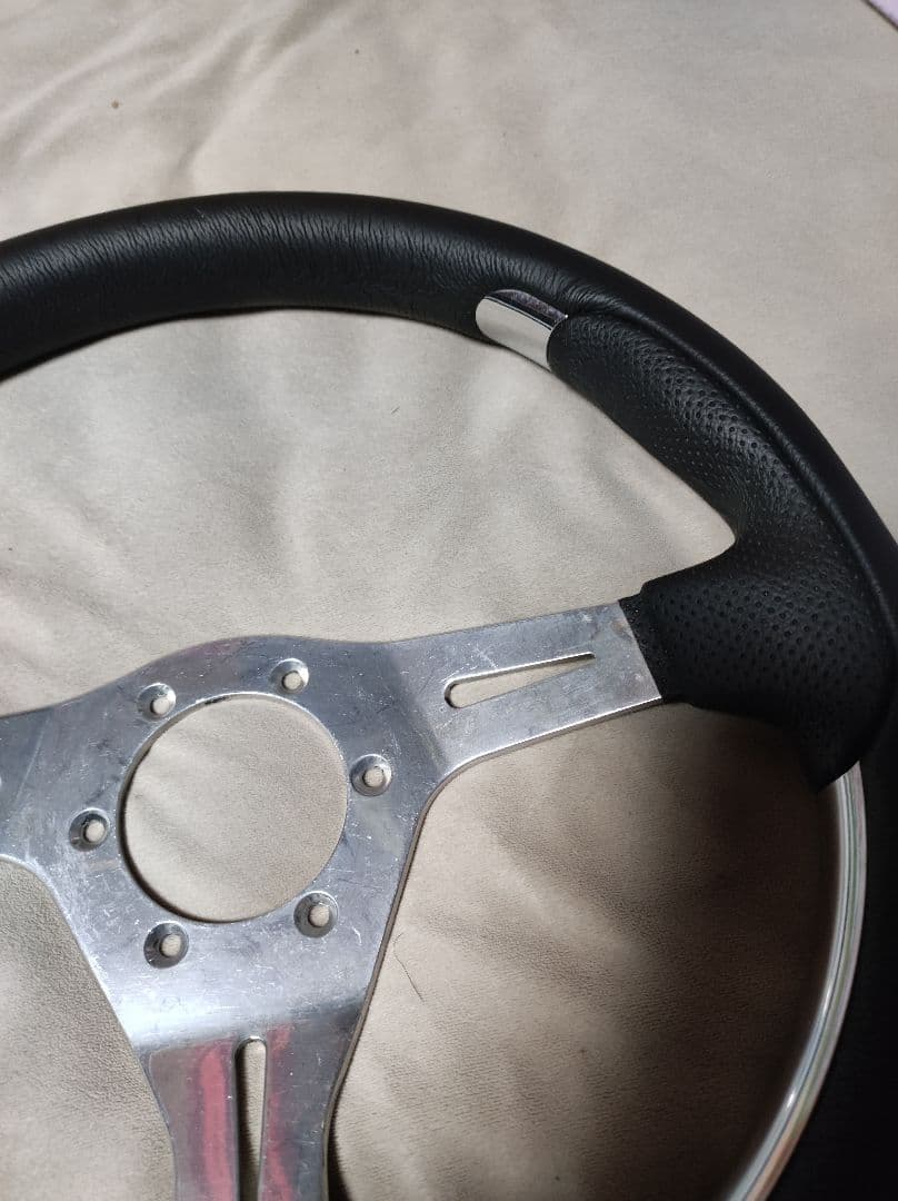 い*か様 希少　NARDI　カリスタ？　FET刻印　イタリア　　D型　ホーンボタ