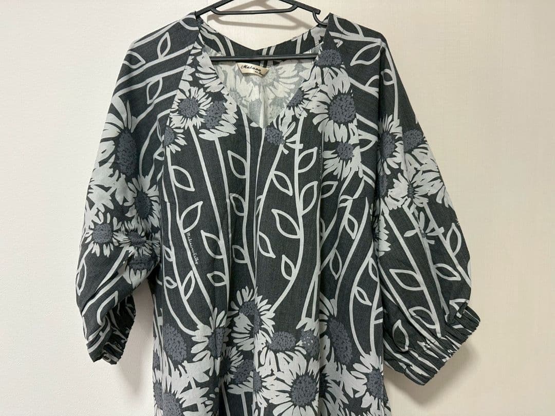 ク*ン様 Makana na Kathy ソレイユプリントワンピース ブラック