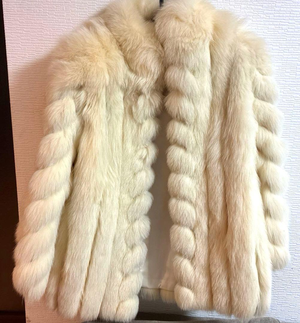【美品】クリーム色の毛皮コート、毛皮　Elegance Fur ファーコート