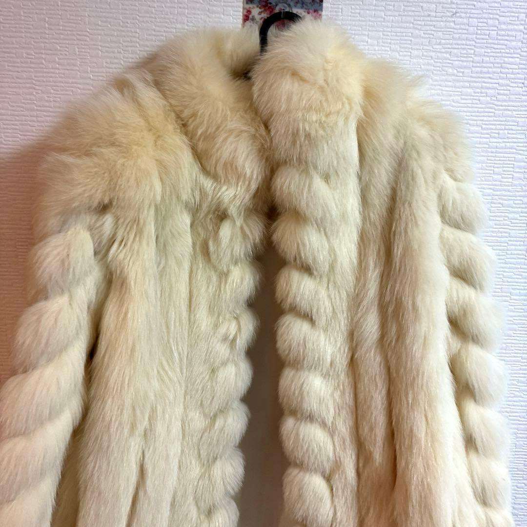 【美品】クリーム色の毛皮コート、毛皮　Elegance Fur ファーコート