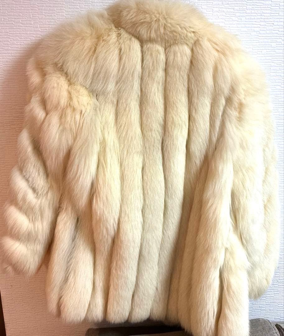 【美品】クリーム色の毛皮コート、毛皮　Elegance Fur ファーコート