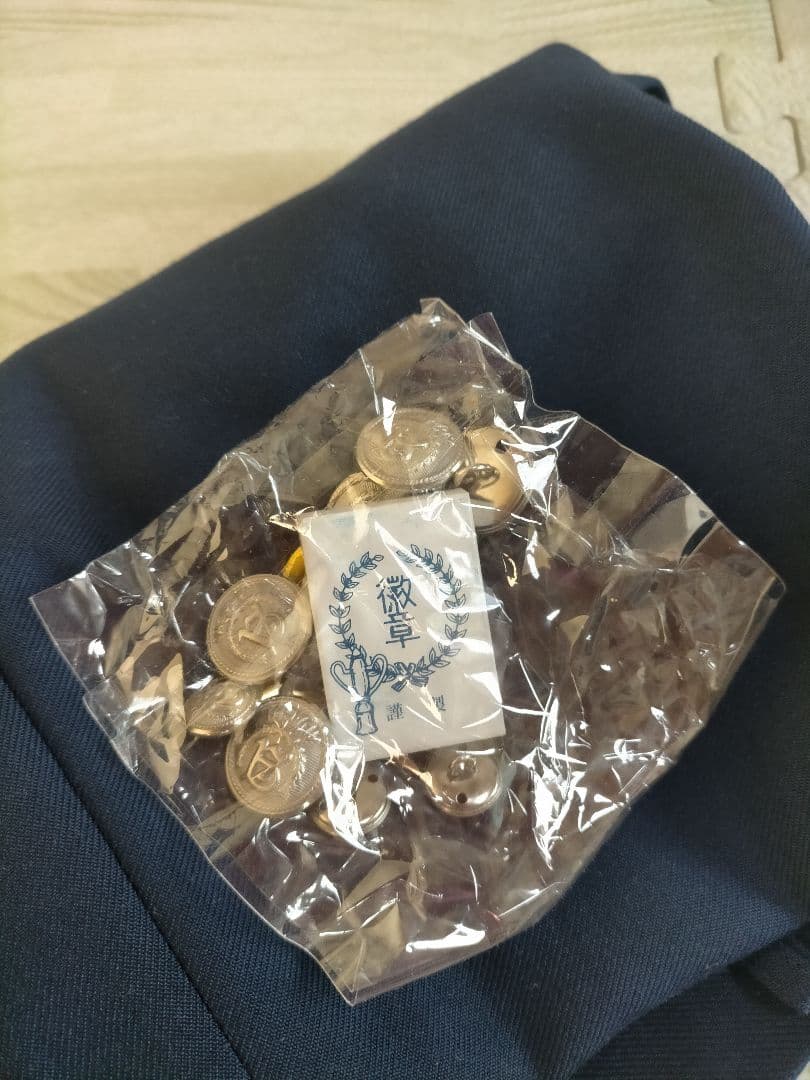 メンズ　スーツ　足立学園