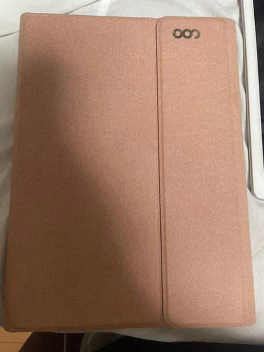 iPadセット‼️（iPad・充電器・イヤホン・キーボード付きケース・変換コード）