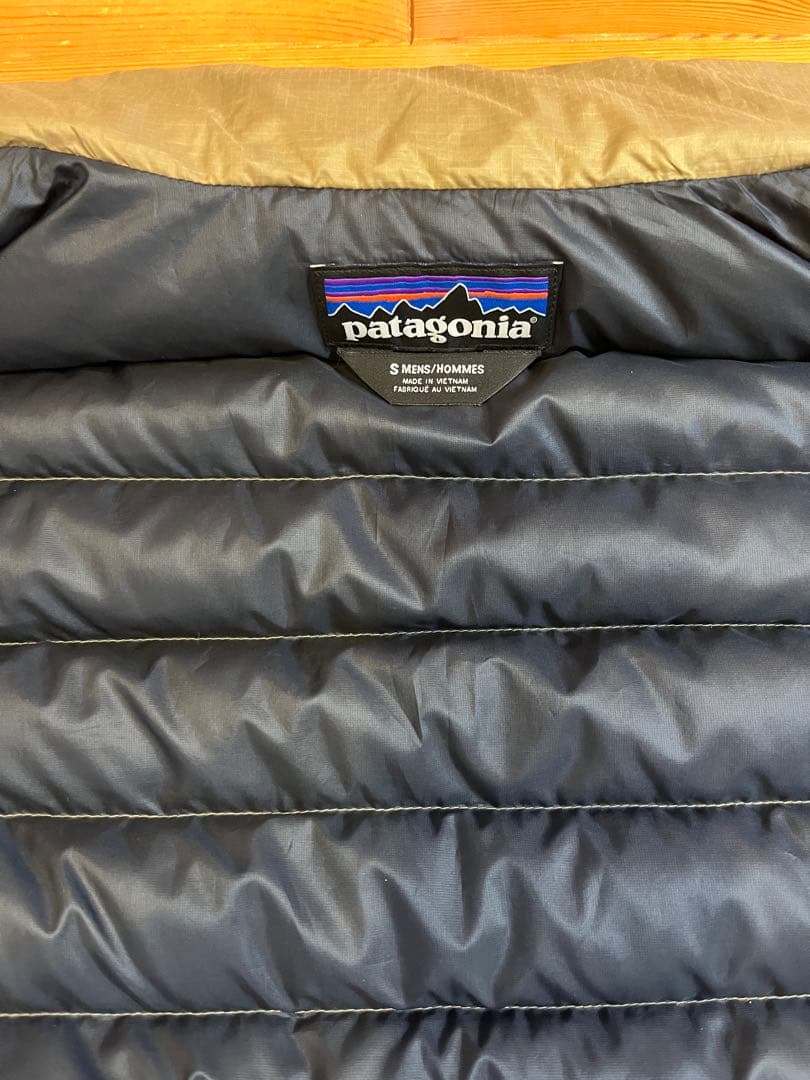 patagonia ダウンベスト S メンズ　パタゴニア