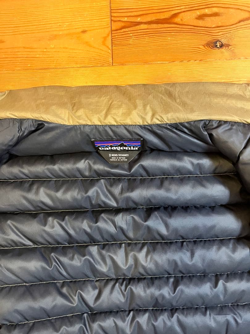 patagonia ダウンベスト S メンズ　パタゴニア