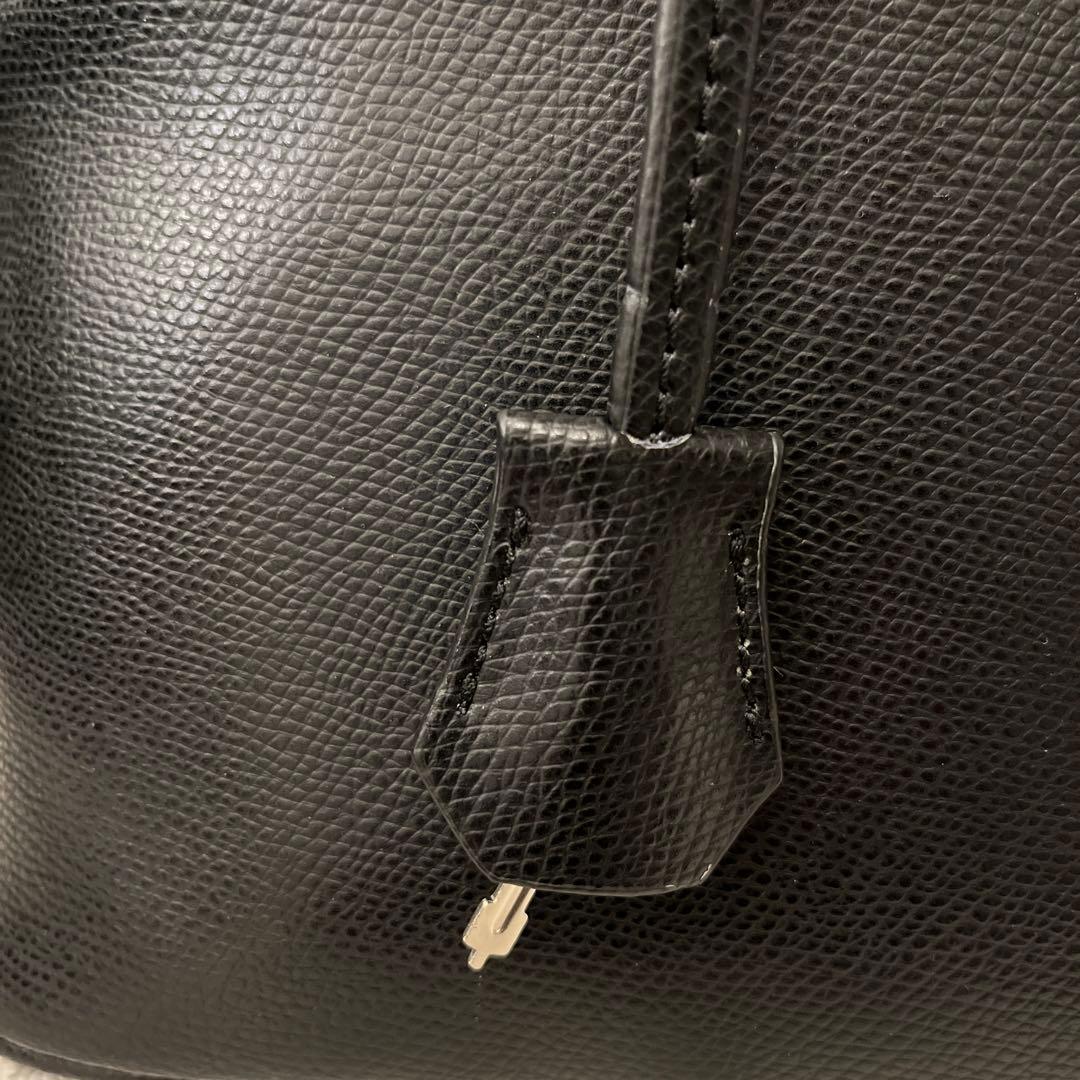 ☆本革　ブガッティ　ハンドバッグ　ブラック　カラー☆