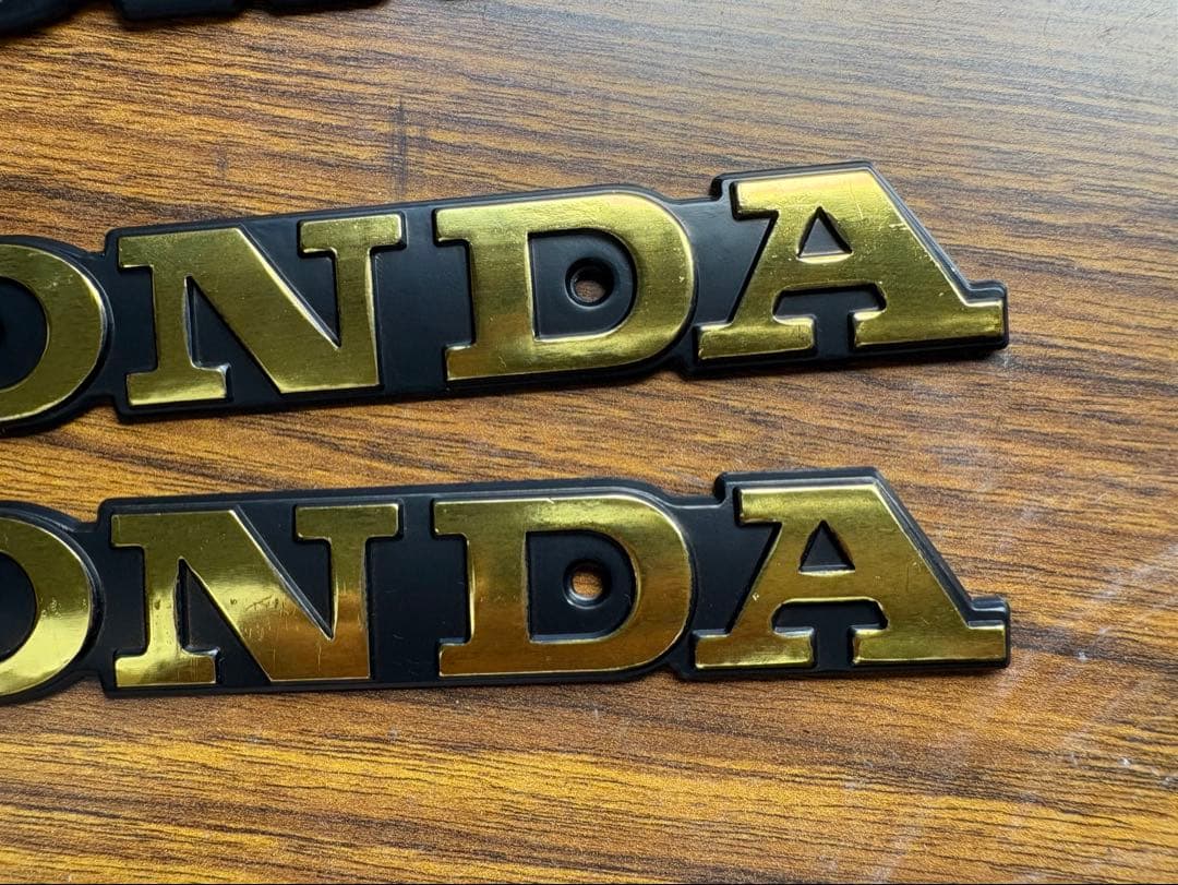 ホ*2様 ホンダ☆タンクエンブレム☆アルミ製ゴールド☆CB400FCB250T4