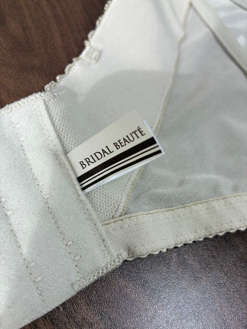 【ここ】BRIDAL BEAUTE ホワイトブライダルインナーF80