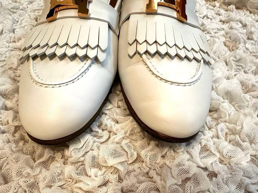 HERMES フリンジ付きホワイトモカシン