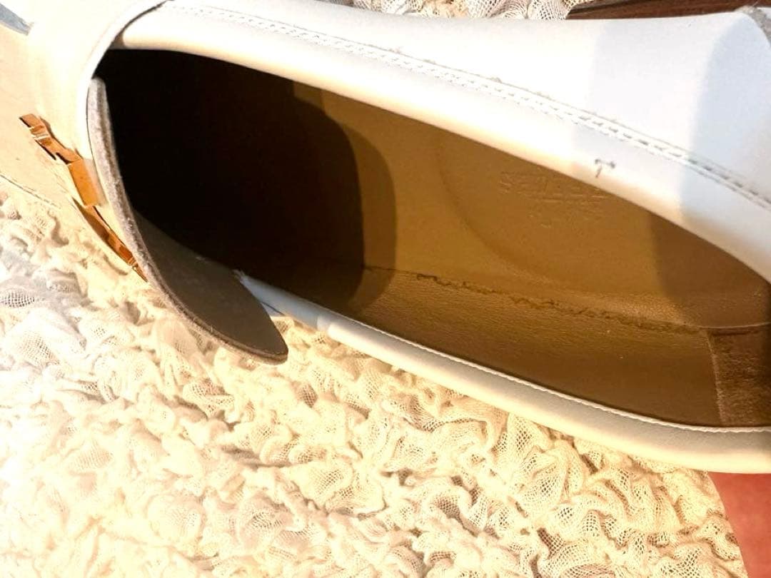 HERMES フリンジ付きホワイトモカシン