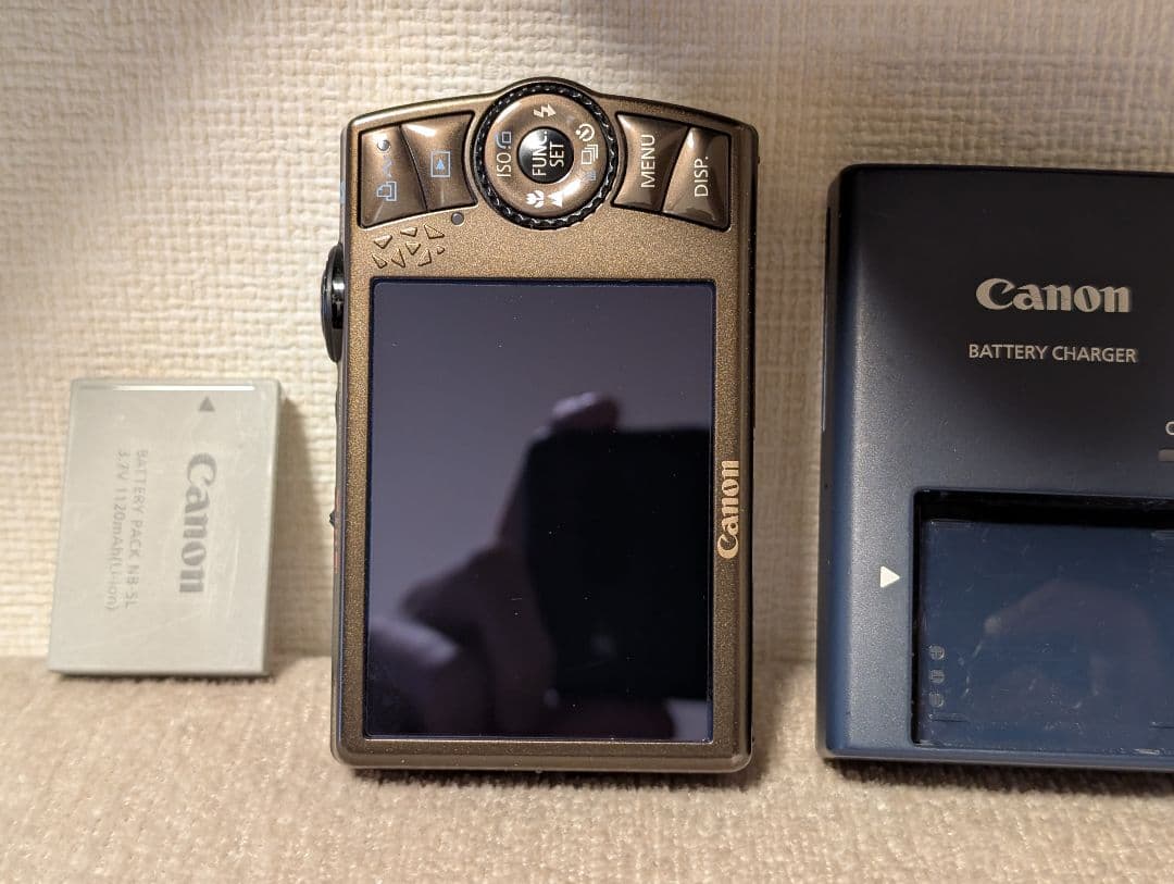 【美品】IXYDIGITAL920IS ゴールド　Canonデジタルカメラ