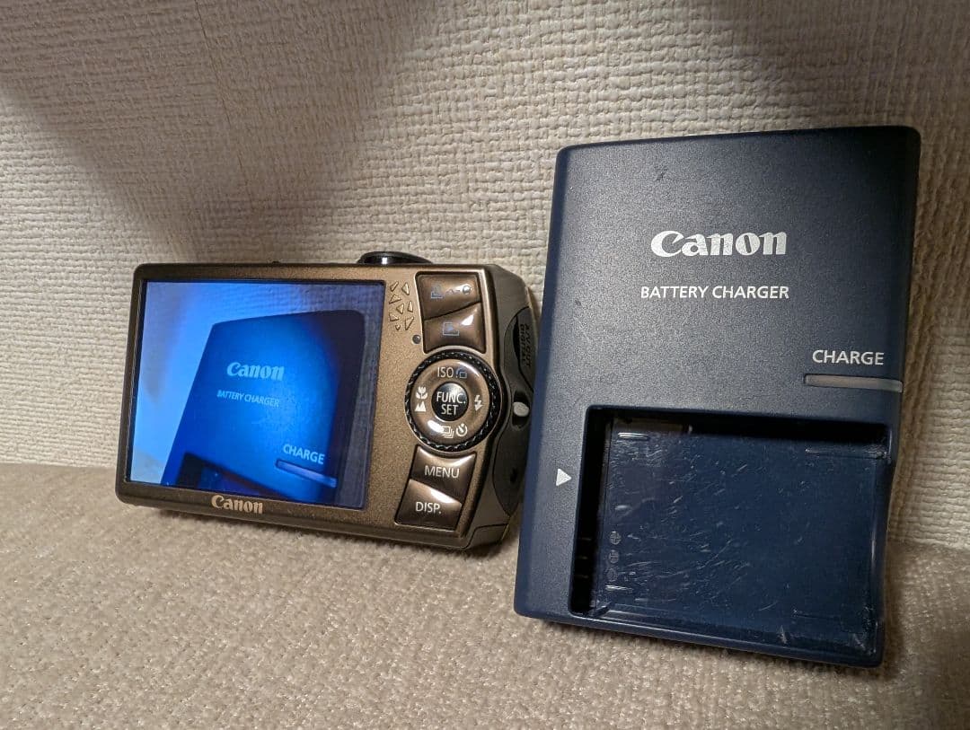 【美品】IXYDIGITAL920IS ゴールド　Canonデジタルカメラ