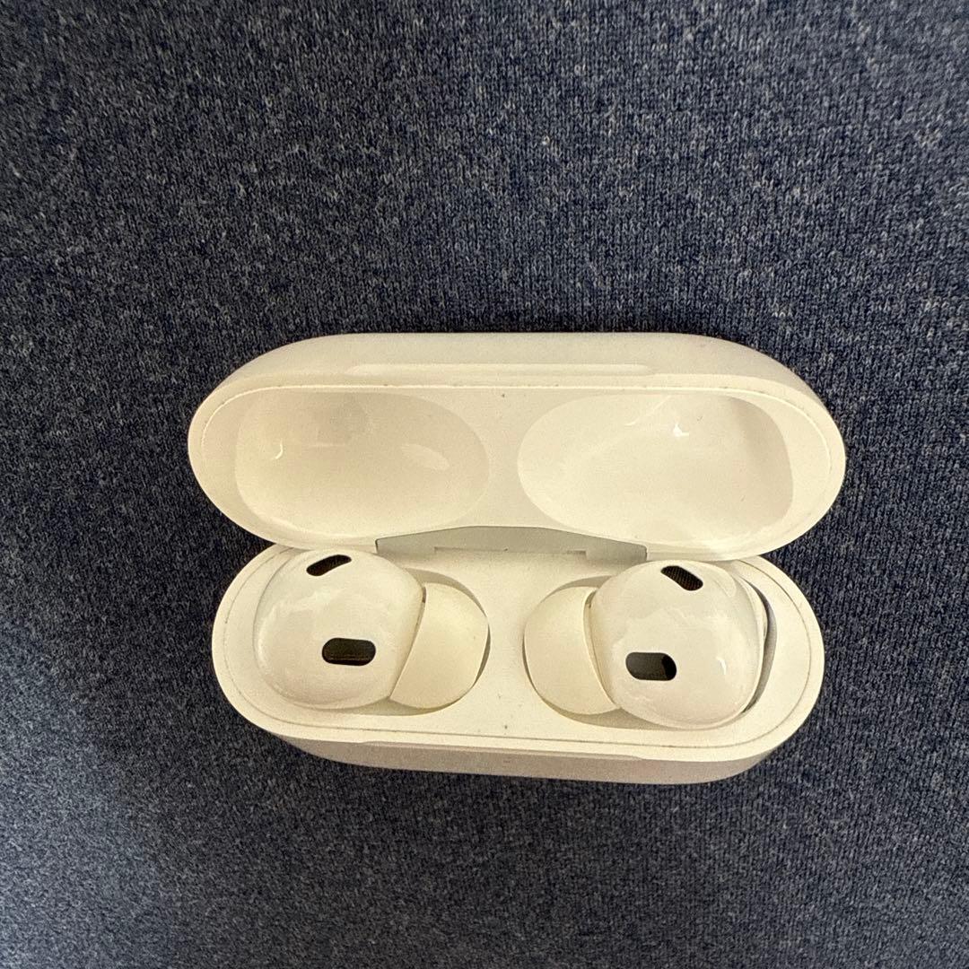 AirPods Pro第二世代本体＋充電ケース（TYPE C）付き