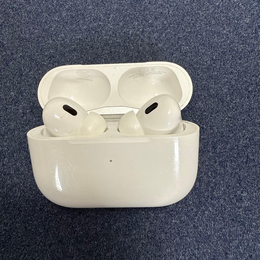 AirPods Pro第二世代本体＋充電ケース（TYPE C）付き