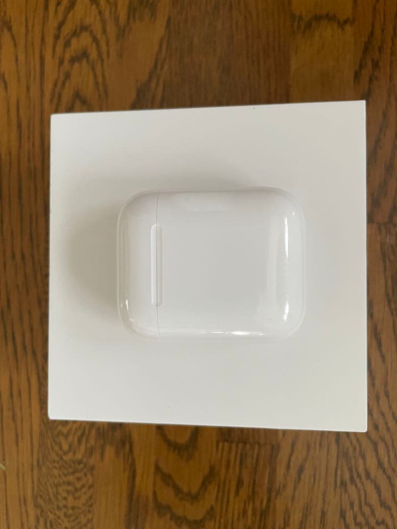 Apple AirPods 第二世代　Lightning