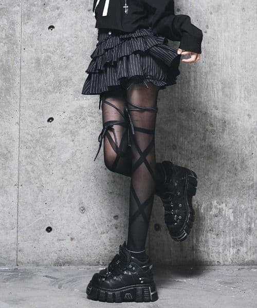 amilige アミリージュ　ハイウエストエンブレムボタン付きフリルパンツ