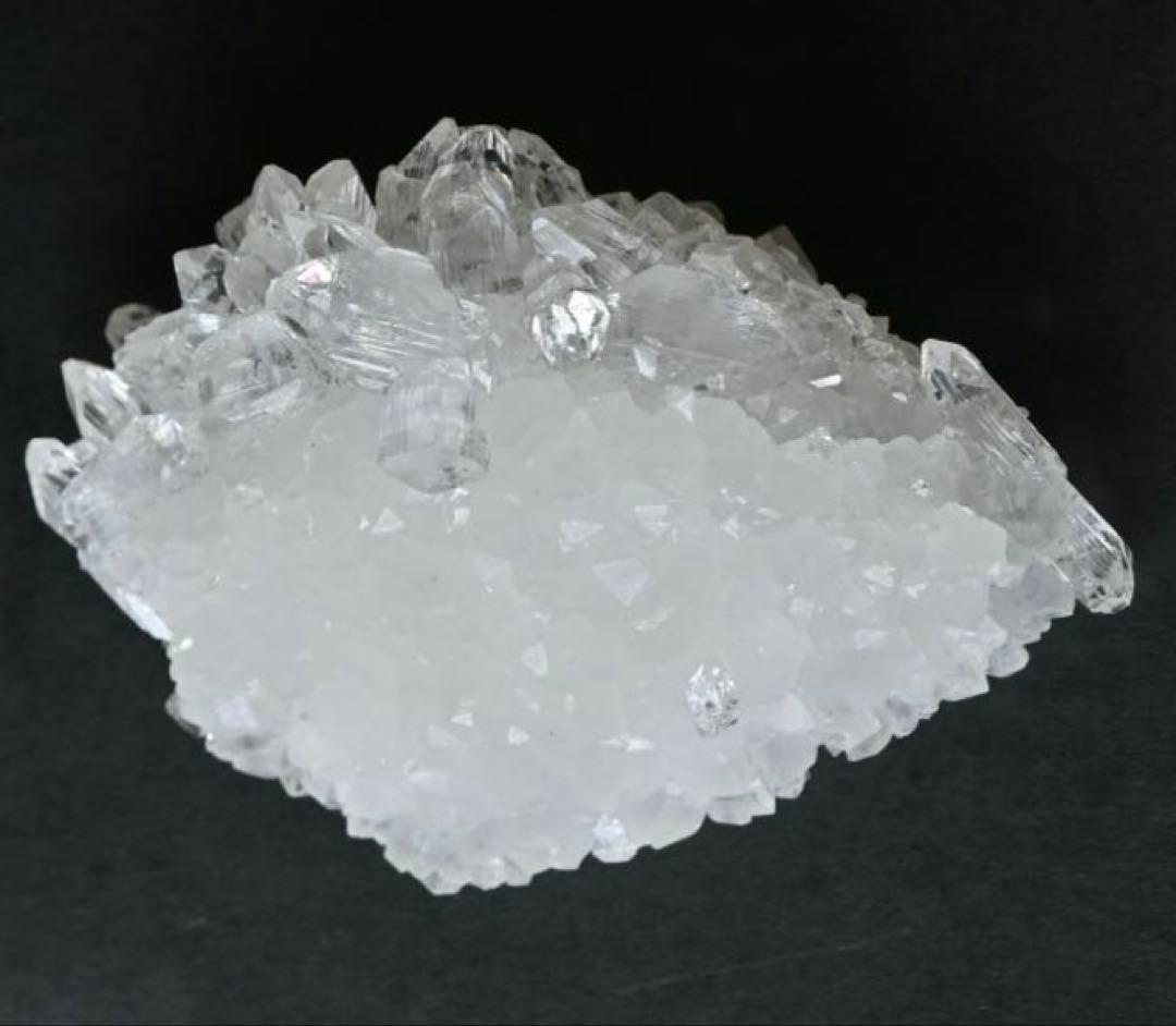 lynxさまとお取引中 高品質　アポフィライト　水晶と共生