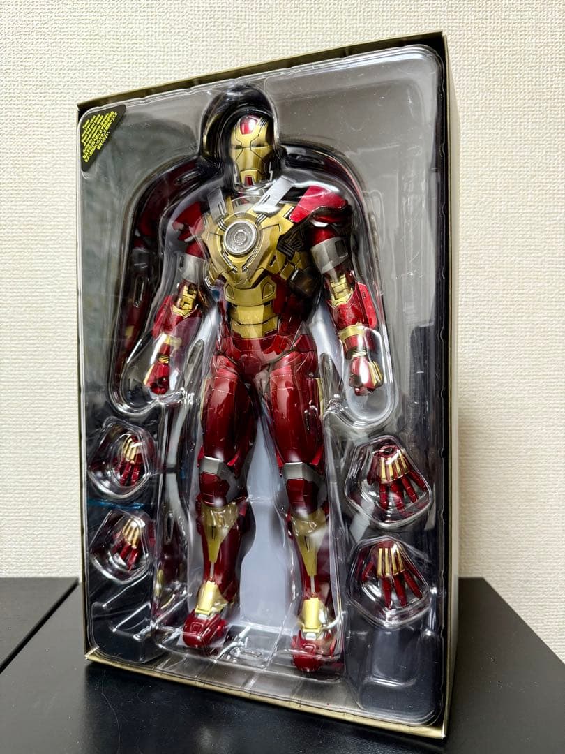 新品 ホットトイズ アイアンマン・マーク17 ハートブレイカー