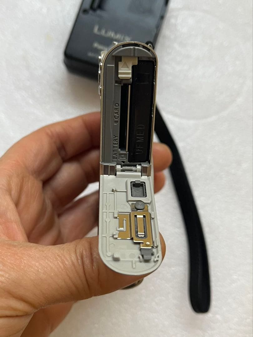 Panasonic DMC-FX66 デジタルカメラ 14メガピクセル