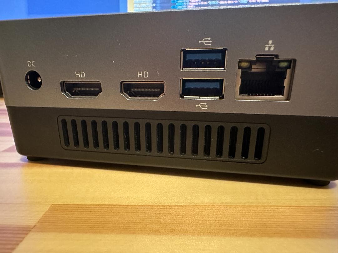 GMKtecミニPC i5-1135G7/16GB/512GB SSD/OSなし